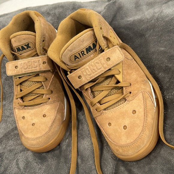 Nike
Air Force Max PRM "Flax" Sneakers (2017) - Picture 4 of 9